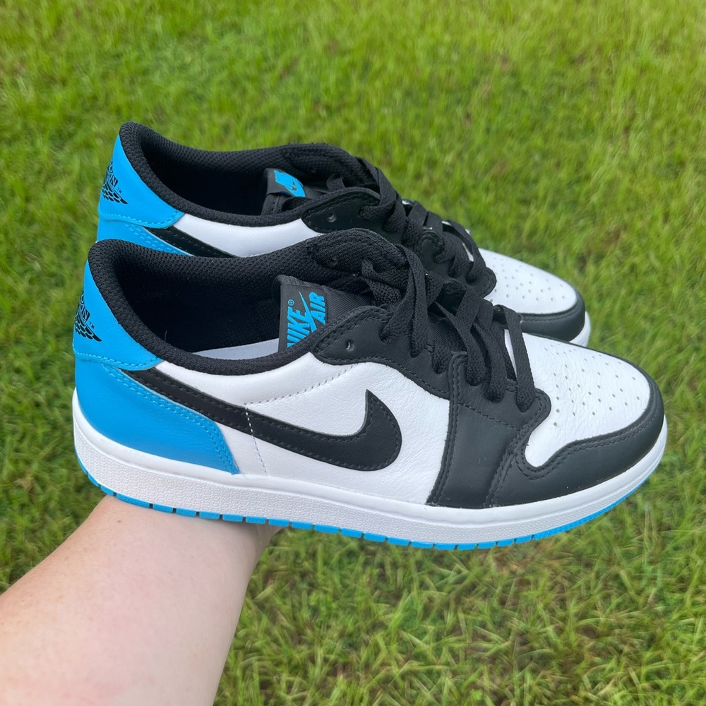 NWOT Nike Jordan Retro 1 OG Sneakers Size 7.5 Men in University Blue/Black